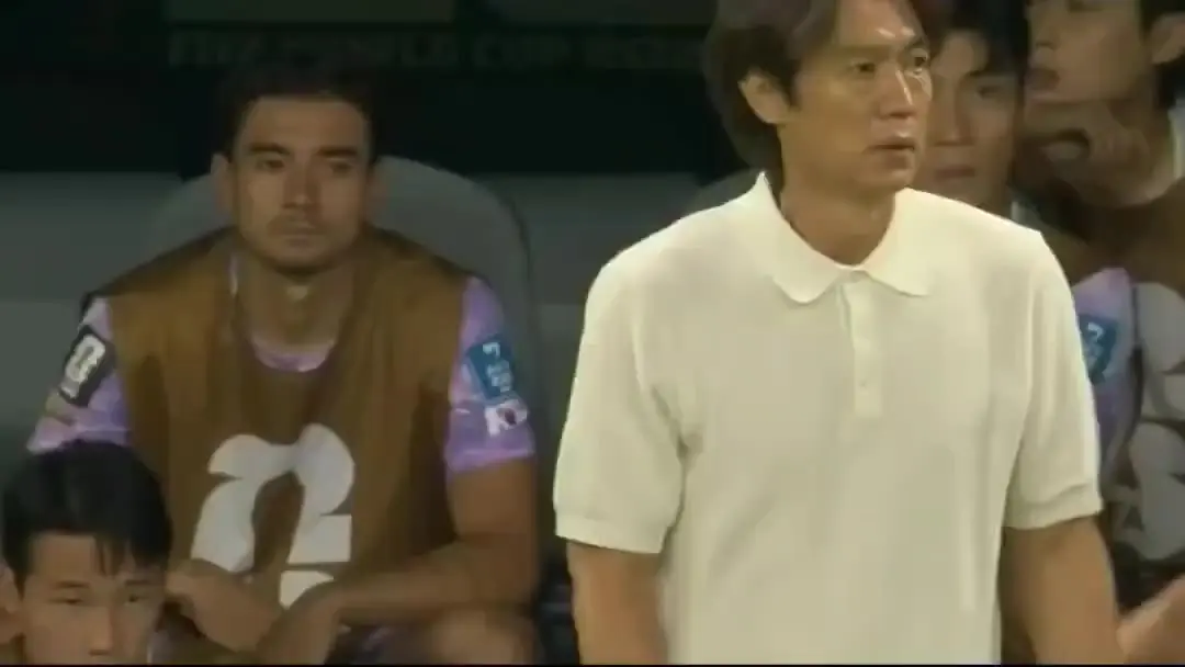 결국 명보 뒷통수를 갈기는 옌스