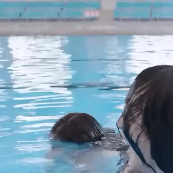 트리플에스 지연 수영장