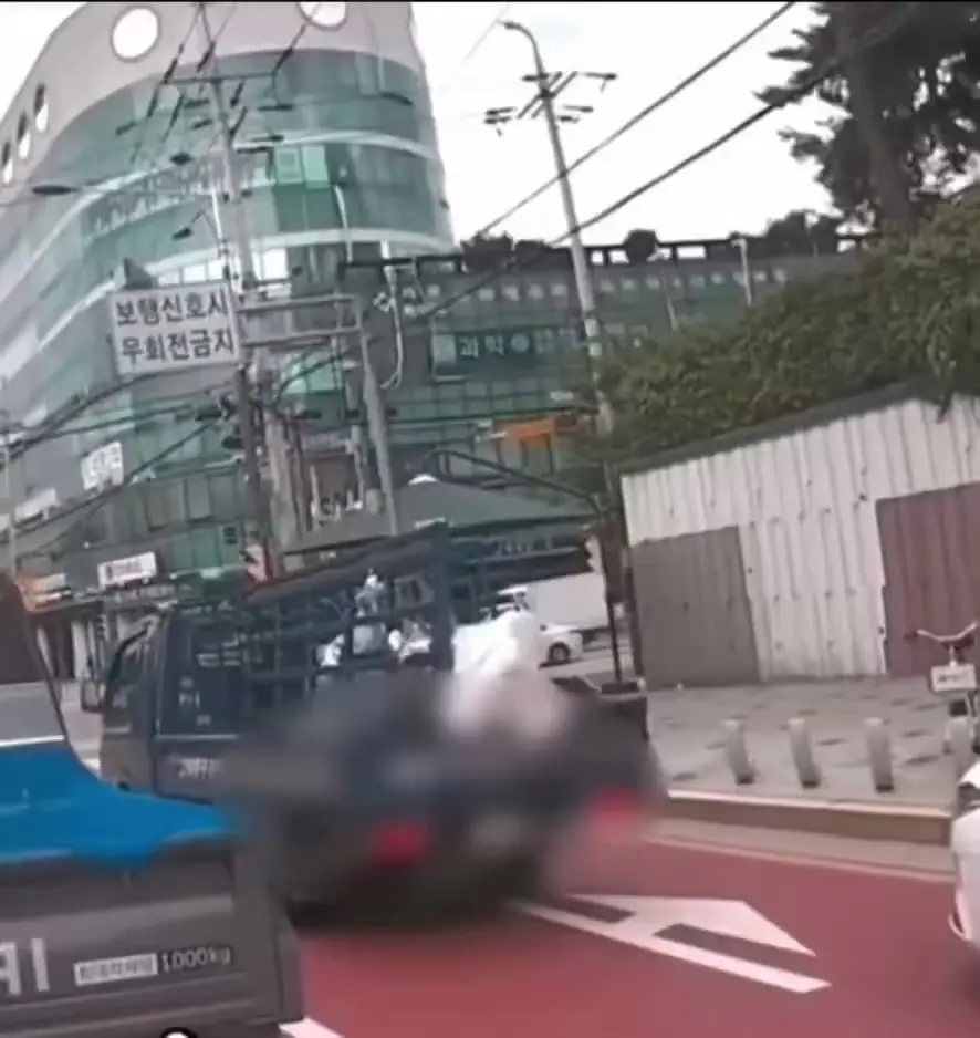 개빡친 트럭기사.mp4