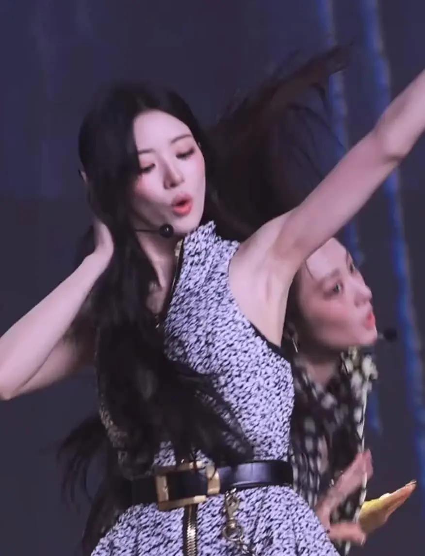 아이돌 걸그룹 시장이 개빡센 이유.gif