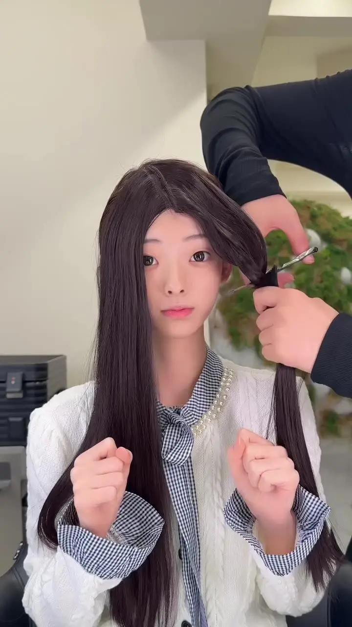 단발로 자르고 이쁜척 하는 누나..MP4