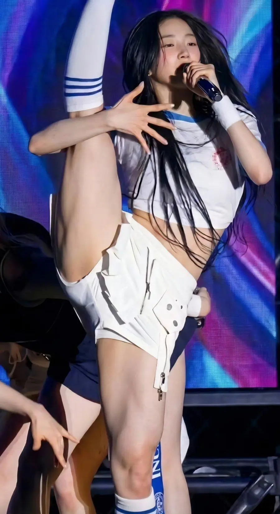 르세라핌 카즈하 말벅지