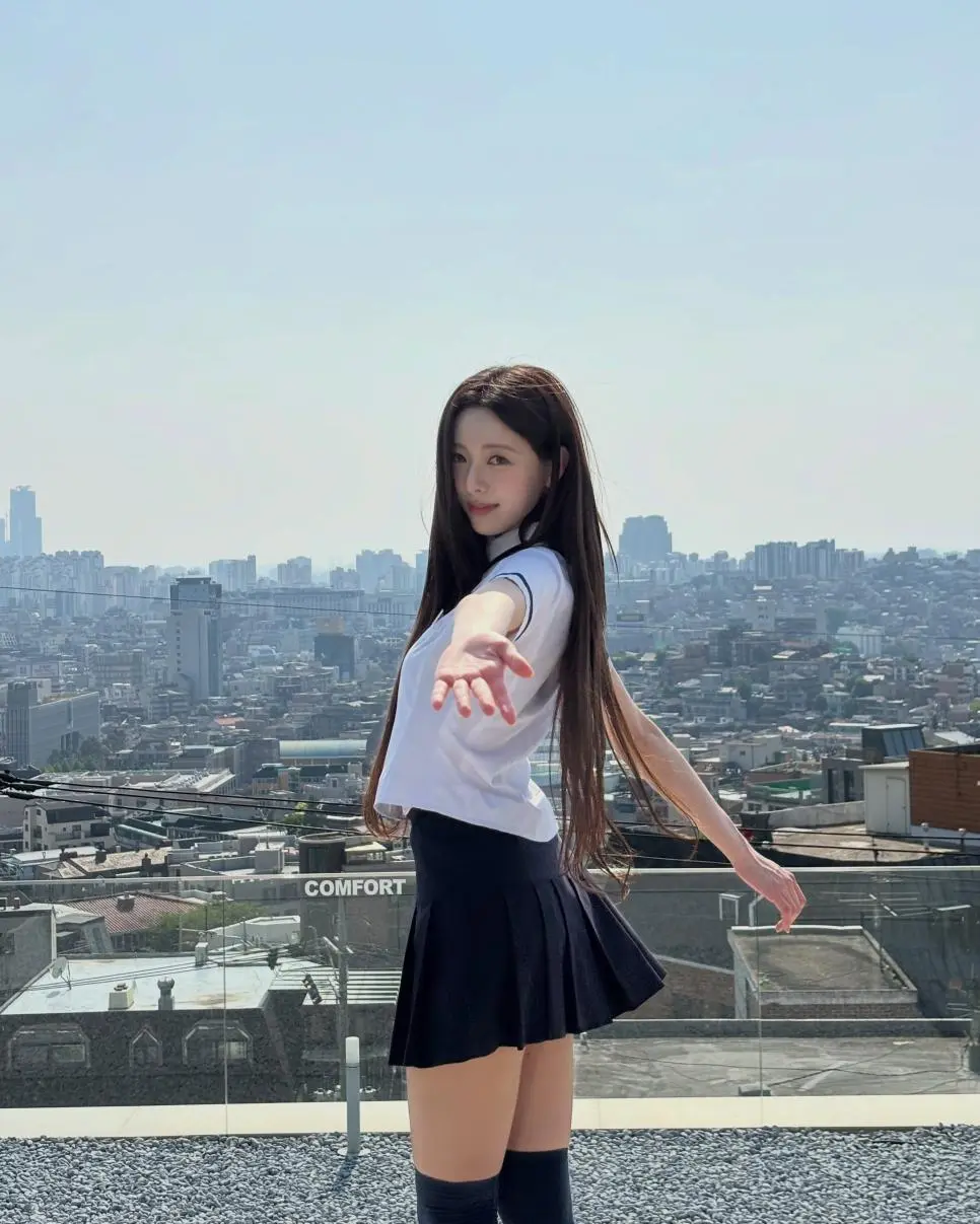 교복 유나 (ITZY)