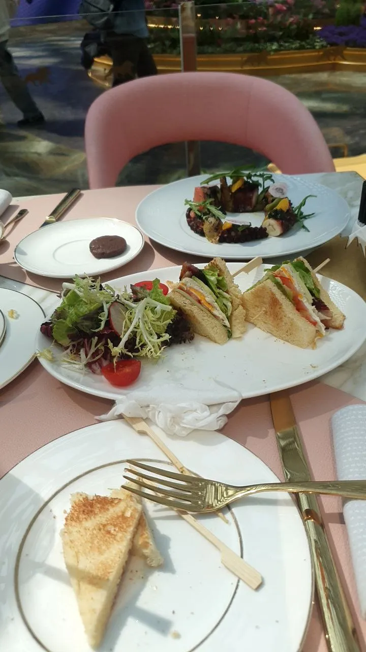 밥들 드시고 하세요