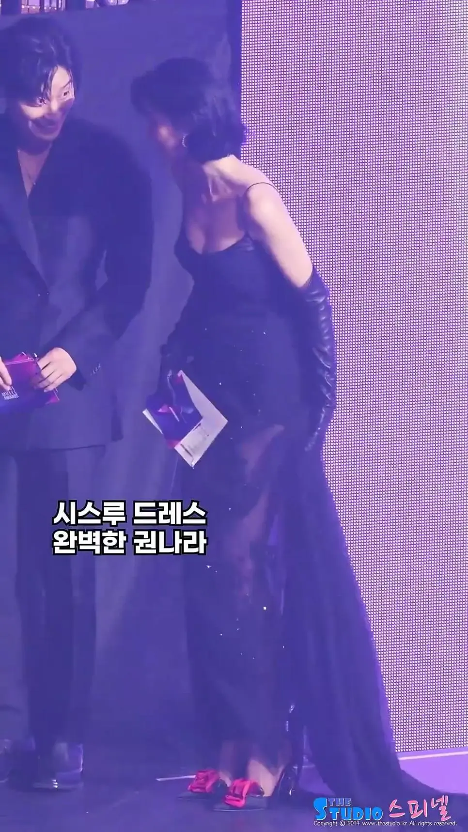 ㅇㅎ?) 권나라 서울가요대상 시스루 드레스 전신 직캠.mp4