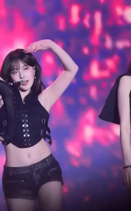 김채현 배꼽