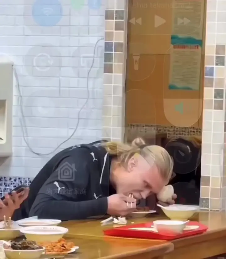 밥먹다 오류 걸린 홀란드