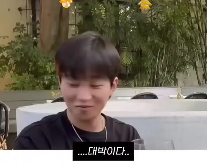 연예인이 미국 식당 가서 놀란 이유.mp4